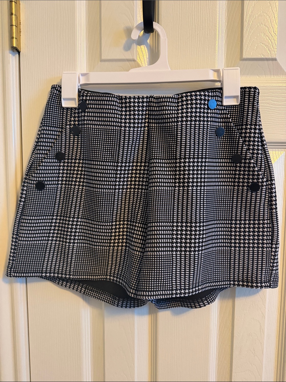 High-Waist Houndstooth Button Front Women’s Shorts - Black & White